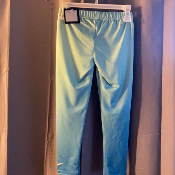 2 piece girls Nike Set - Picture 2 of 5